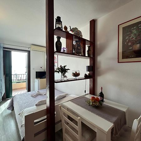 Seafront Studio Apartment+Balcony ポドゥゴラ エクステリア 写真